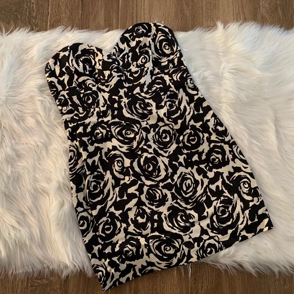 Forever 21 Sweetheart Neckline Dress - Picture 1 of 3